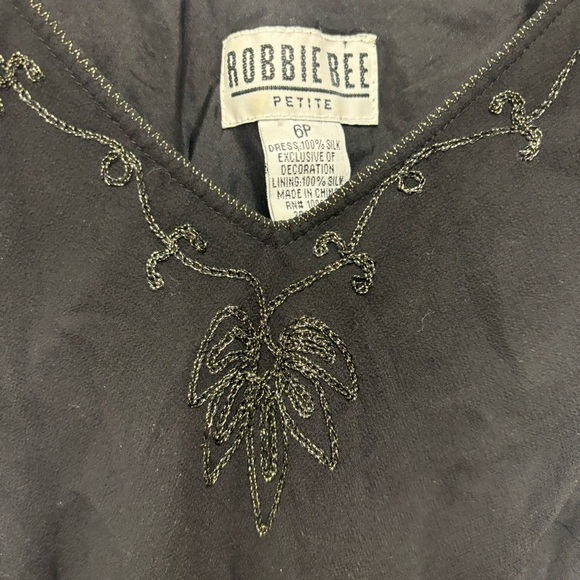 Robbie Bee Vintage 100% Silk Dress - Picture 3 of 12